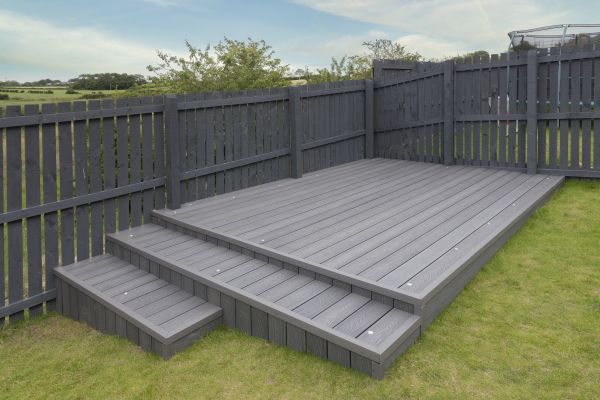 Vinyl Deck Construction in Grand Blanc